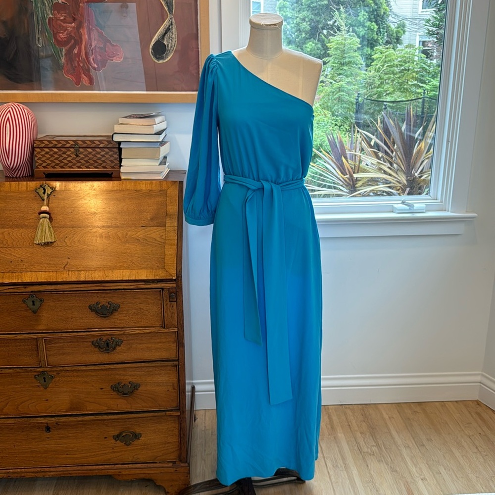 Elegant Blue One-Shoulder Maxi Dress